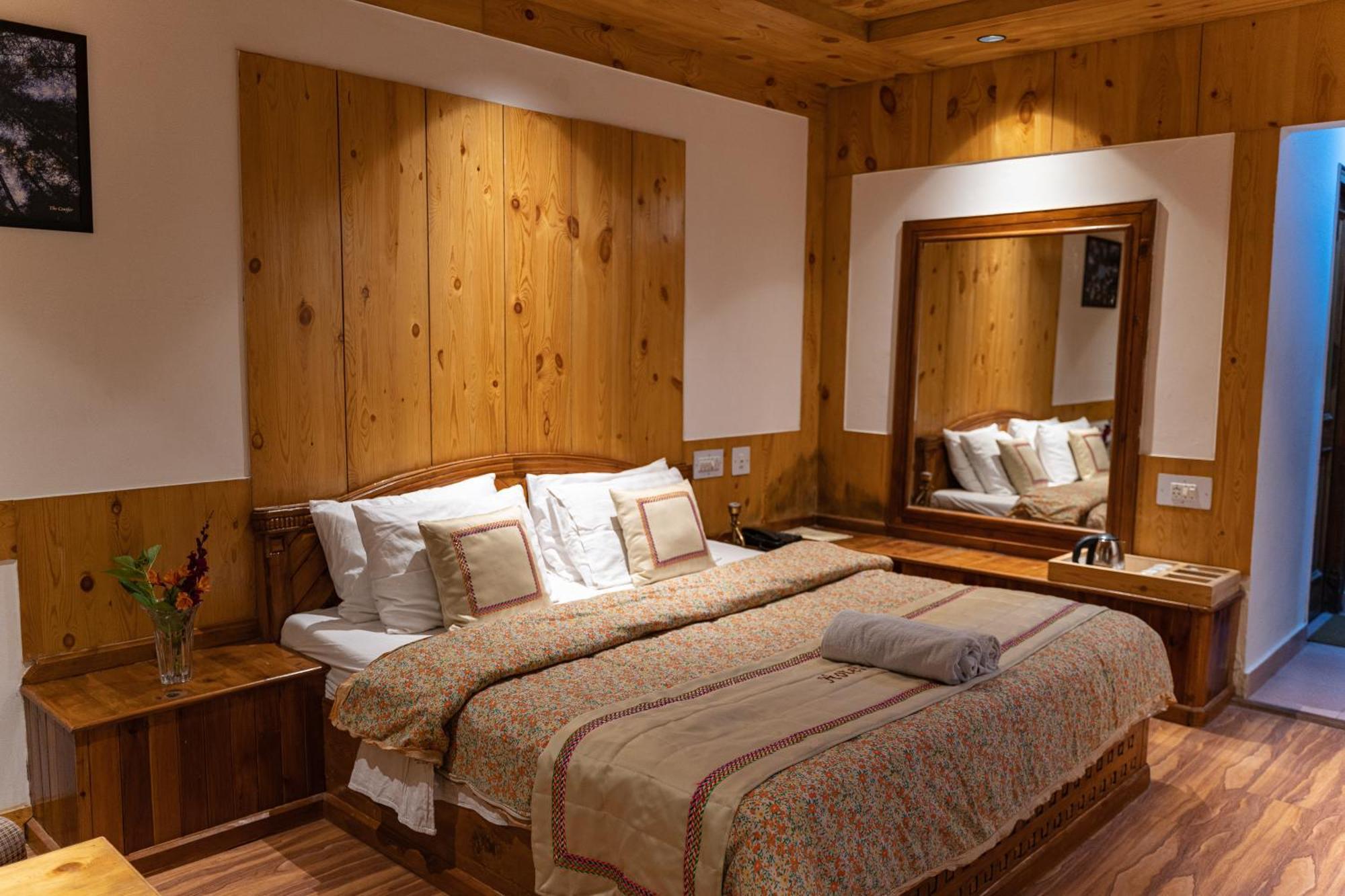 The Conifer Hotel Manali  Exterior photo